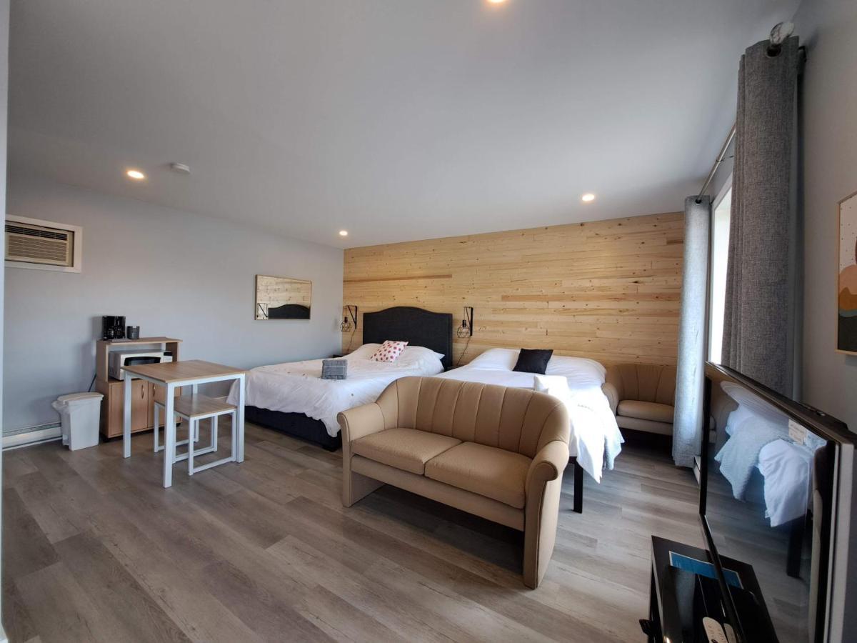 Apartamento Habitations Zenith Sainte-Anne-de-Beaupré Exterior foto