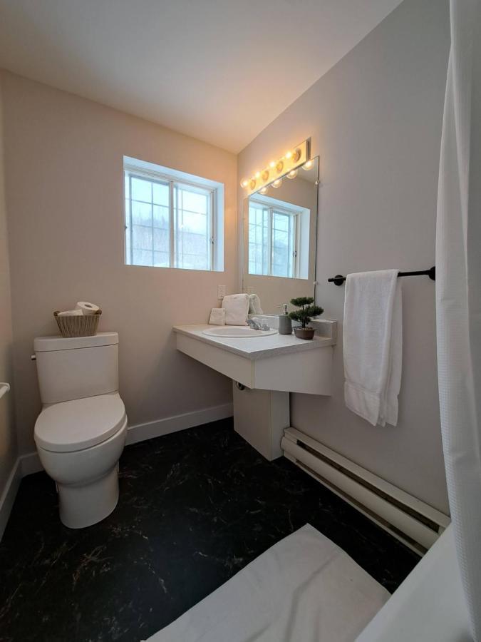 Apartamento Habitations Zenith Sainte-Anne-de-Beaupré Exterior foto