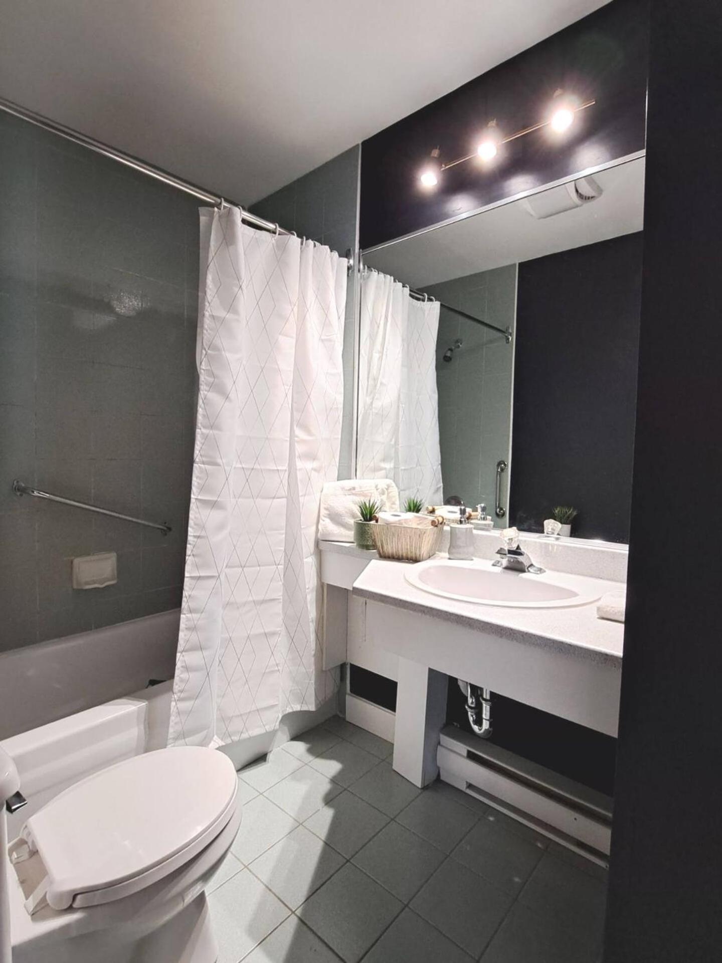 Apartamento Habitations Zenith Sainte-Anne-de-Beaupré Exterior foto