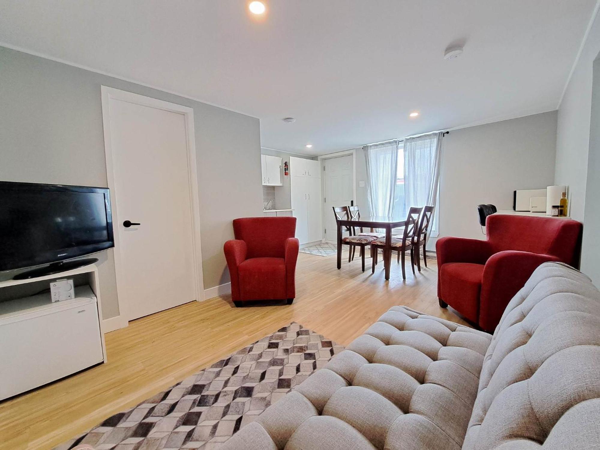 Apartamento Habitations Zenith Sainte-Anne-de-Beaupré Exterior foto